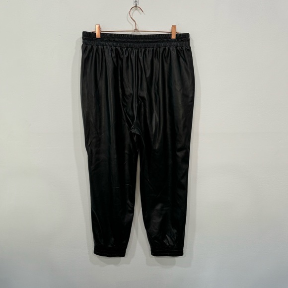 EXPRESS Black Faux Leather High Waisted Joggers Size Large - Picture 2 of 9